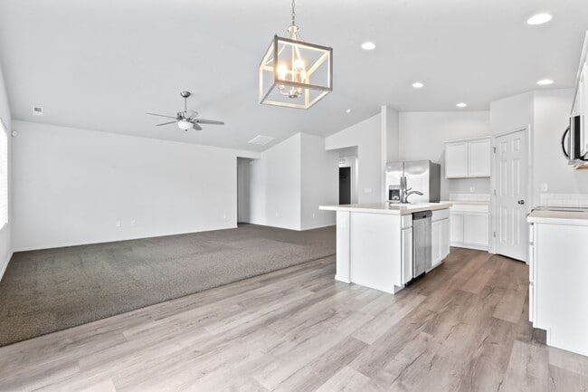 Building Photo - BEAUTIFUL Single Level 3bd/2ba Nampa Home!