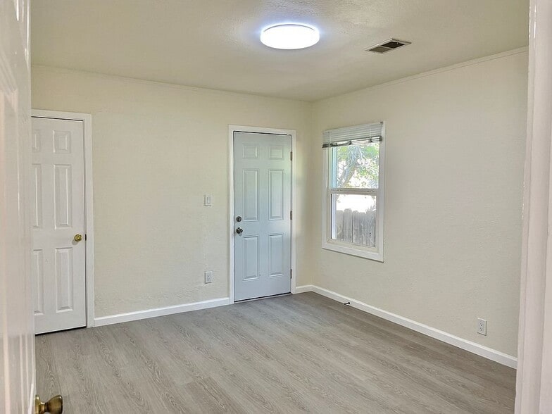 Building Photo - 21421 Rizzo Ave