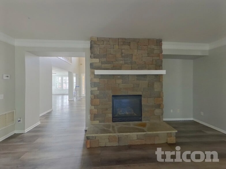 Building Photo - 7457 Mistydawn Dr