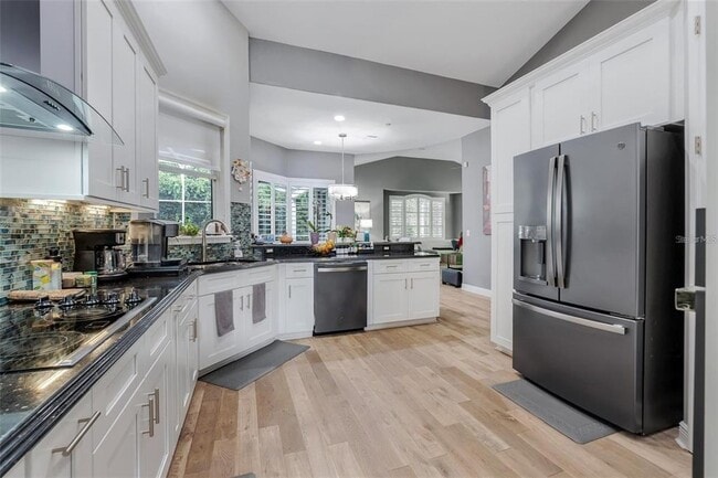 Building Photo - 8629 Great Cove Dr