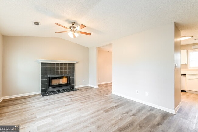 Building Photo - 5767 Riverside Dr