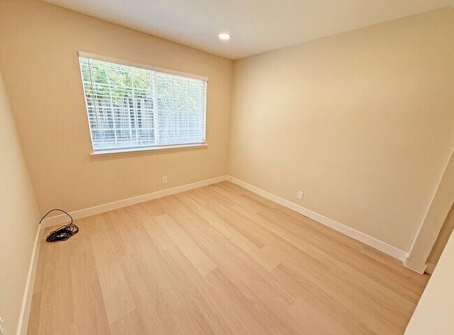 Building Photo - Beautiful Single-Story Evergreen Home--Walk to Silver Creek High!