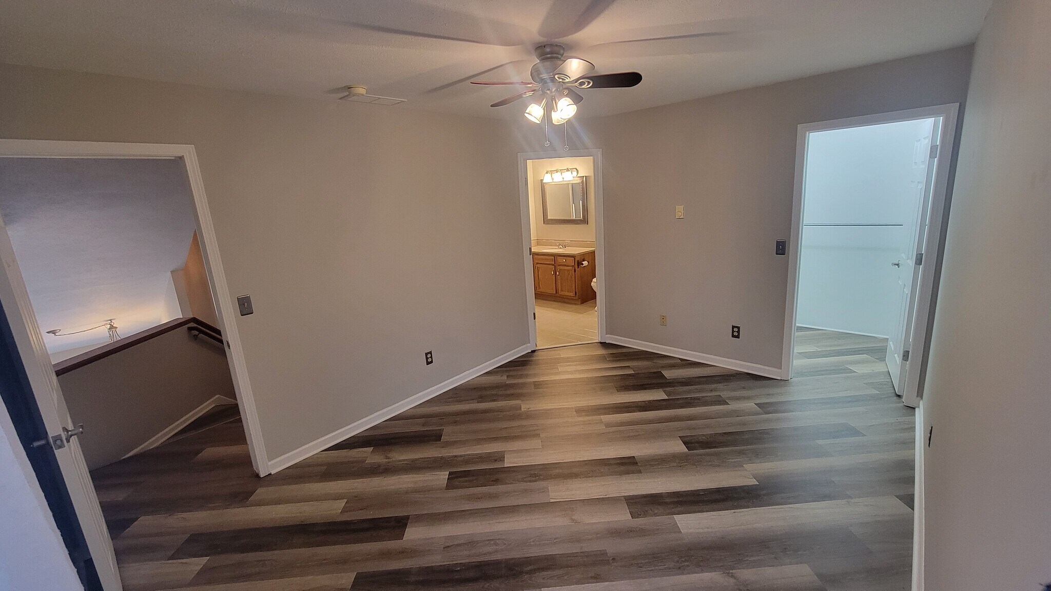 Building Photo - 615 Hilltop Ter