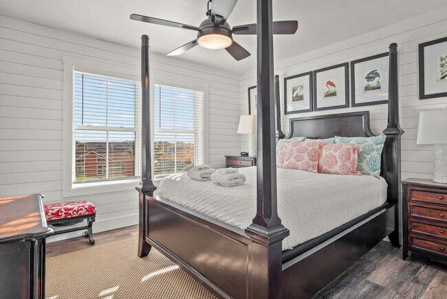 Building Photo - 707 Parkplace-SI ID1036727P