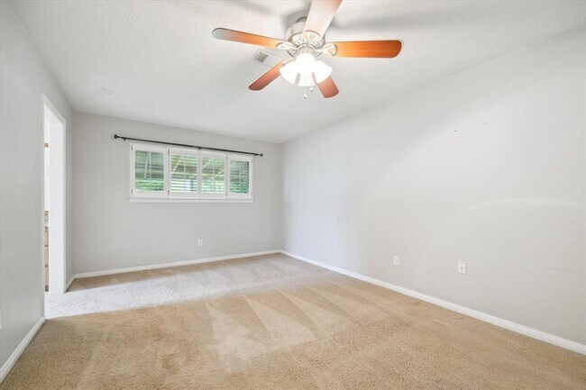 Building Photo - 1708 E Baker Rd