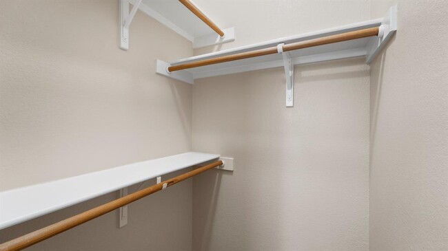 Building Photo - 7808 Alophia Dr