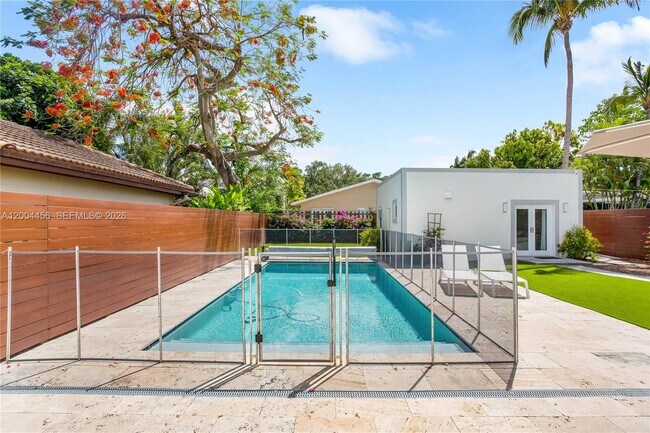 Building Photo - Southwest 20th Road, Miami, FL 33129 - 3 BR 2.5 BA single-family home