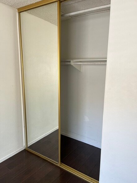 Building Photo - 2082 Calle La Sombra