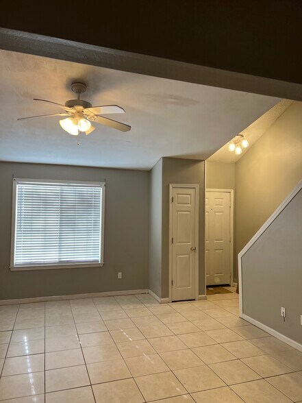 Building Photo - 2312 Tina Dr