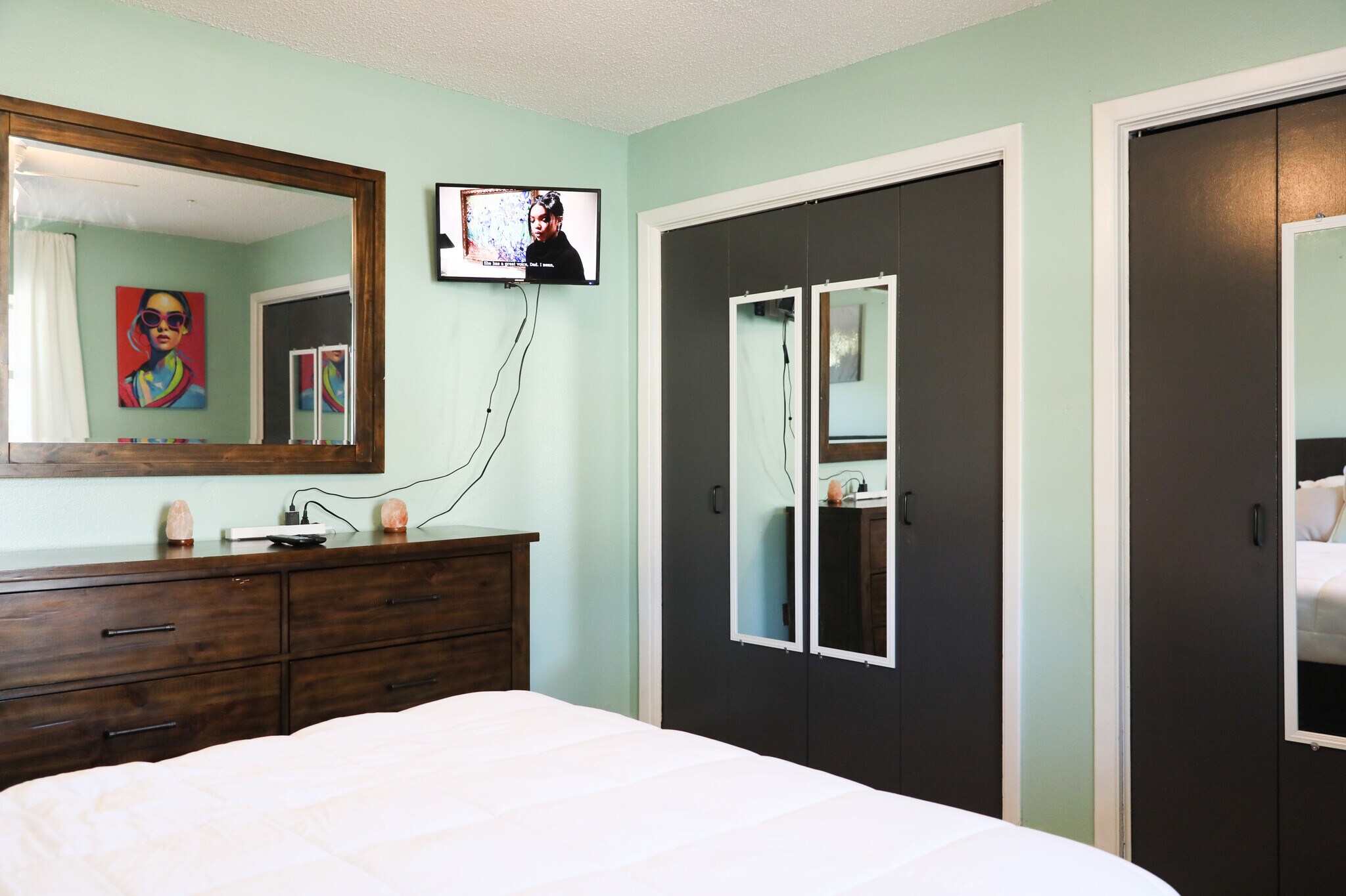 full dresser, salt lamps (looks better in person) - 8612 Echo St