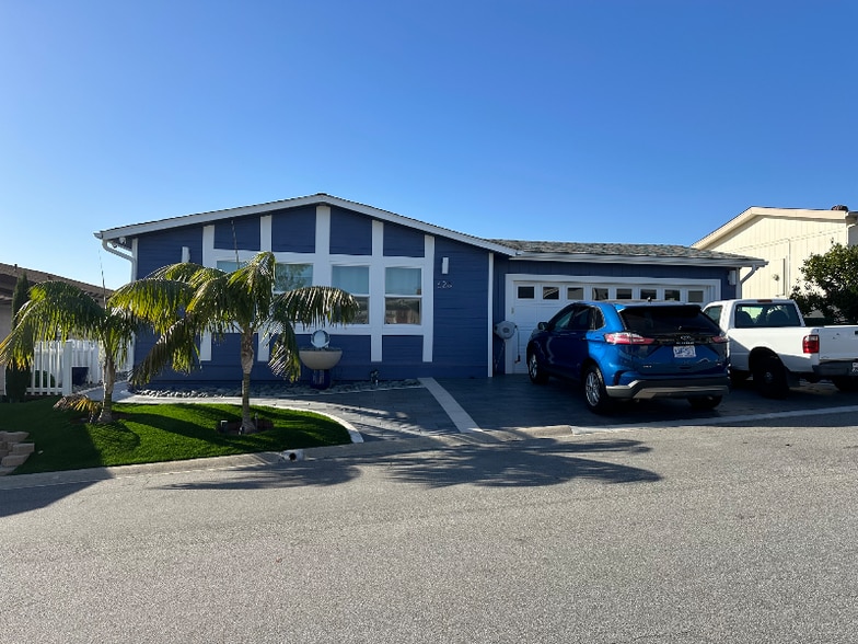 Building Photo - 628 Via Bolivia