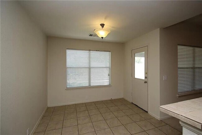 Building Photo - 125 Camelia Pkwy