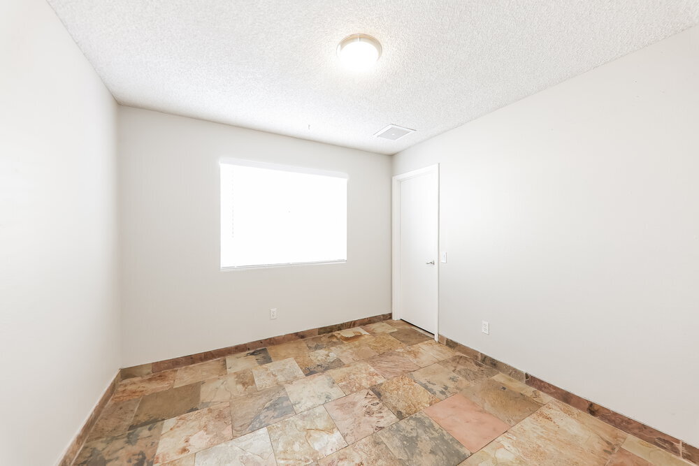Building Photo - 3310 W Rose Garden Ln