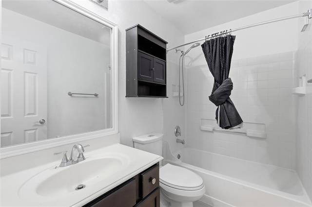 Building Photo - 417 Niagara Falls Dr