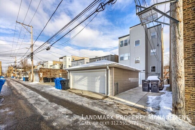 Building Photo - 4614 N Central Park Ave