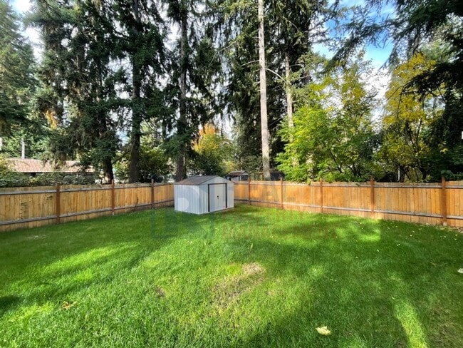 Building Photo - $250 MOVE IN SPECIAL!! Charming 3 Bedroom 2.5 Bath House in Yelm!