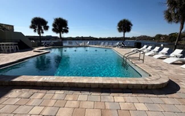 Building Photo - Charming 3-Bedroom, 2-Bathroom Condo in De...