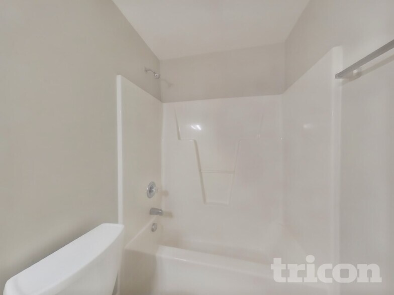 Building Photo - 538 Providence Crossing