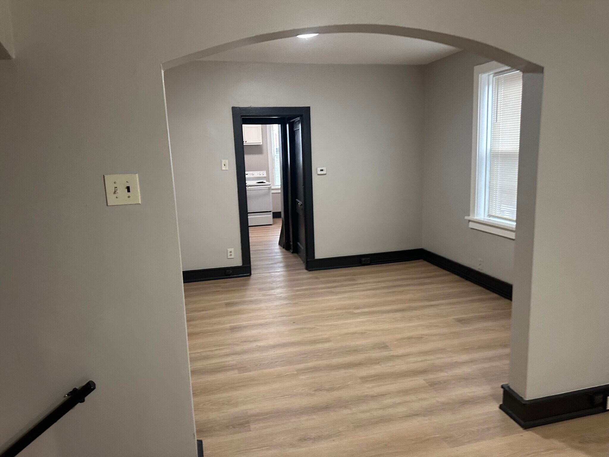 Building Photo - 4916 Winona Ave