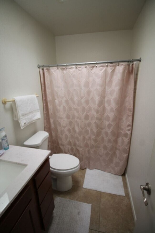 Building Photo - Townhome COMING AVAILABLE SOON!!!! Cute 2bd/2ba