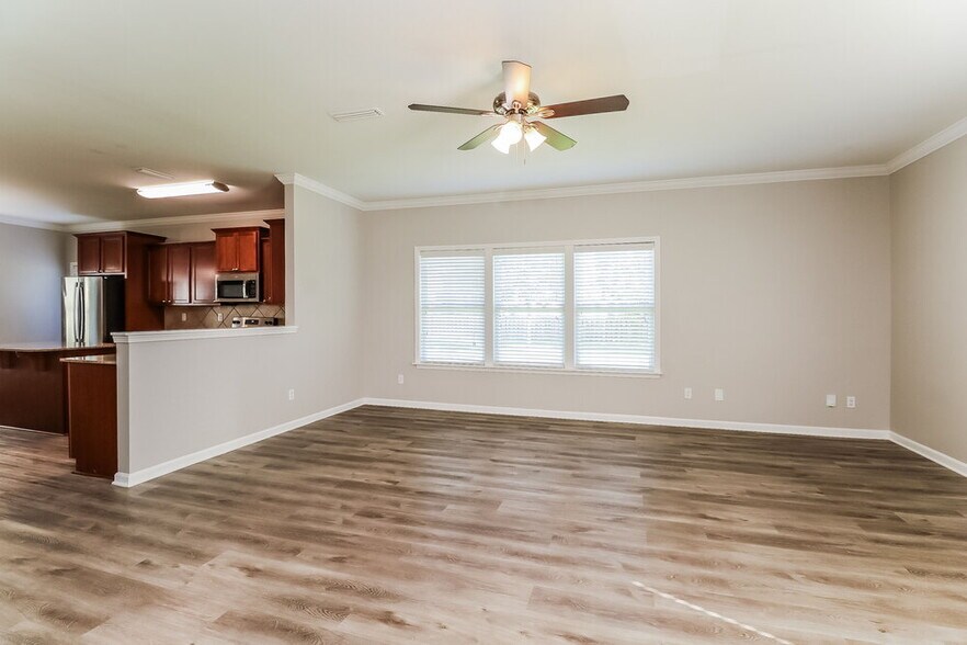 Building Photo - 14416 Lake Crossing Dr