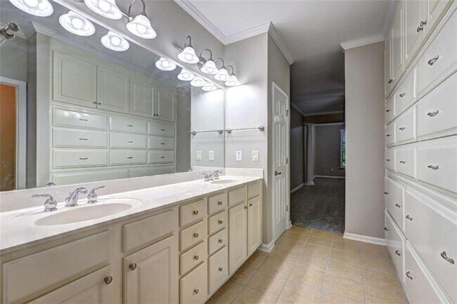 Building Photo - 490 Grand Teton Cir