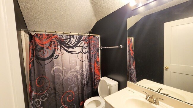 Building Photo - Luxurious 5-Bedroom Retreat with Private Pool in Ponte Vedra Beach