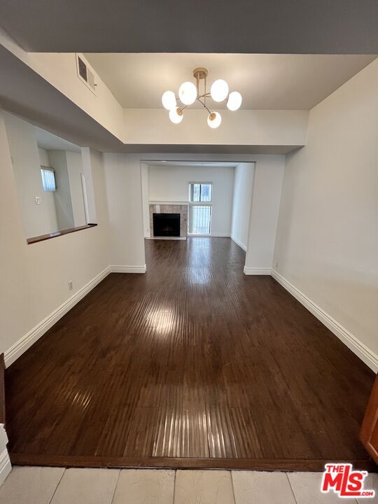 Building Photo - 443 S Gramercy Pl