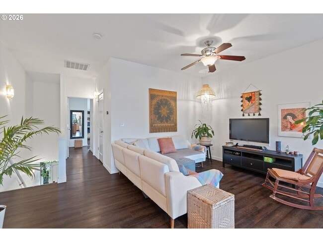 Building Photo - Spacious 3 Bedroom Townhome with Stainless Steel Appliances, Attached Garage & Open Layout