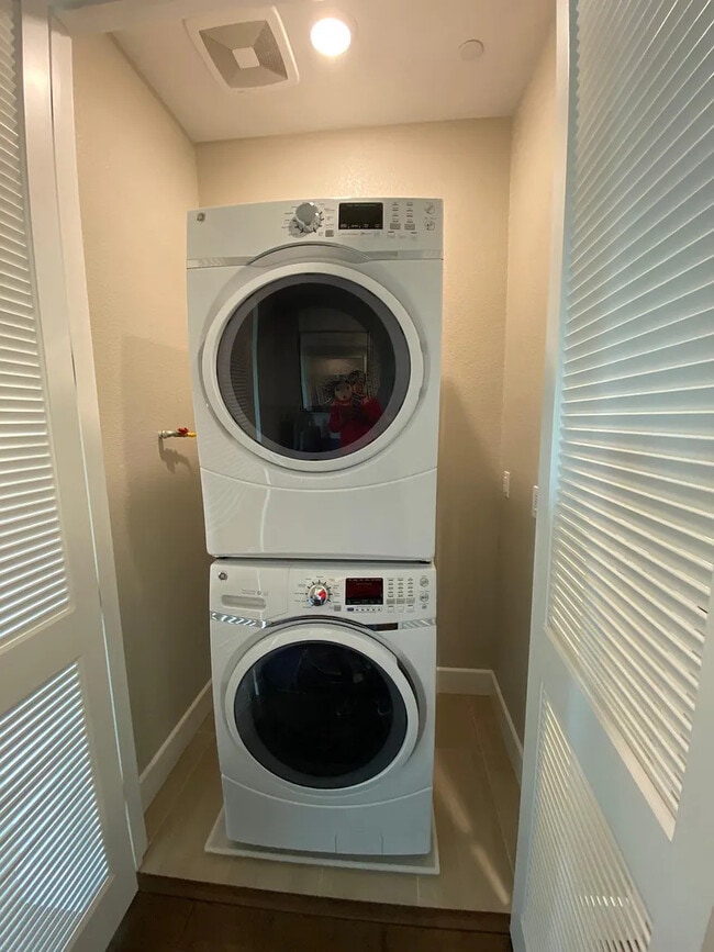 Building Photo - 476 E Sorrel Pl