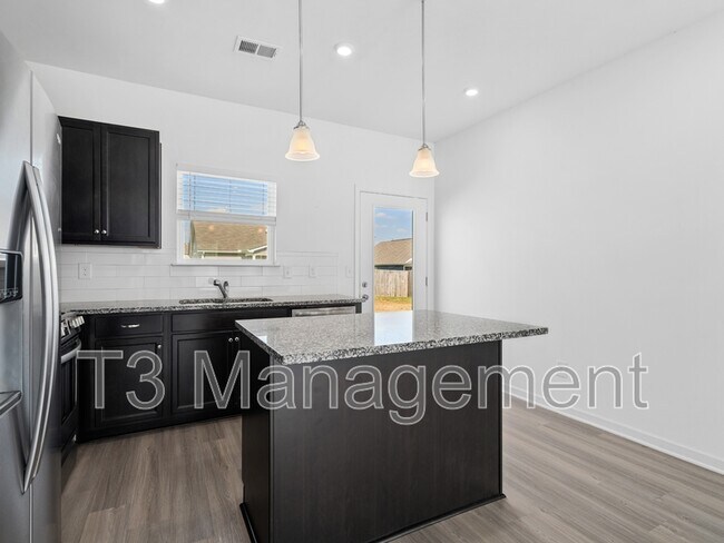 Building Photo - 2101 Franks Ct