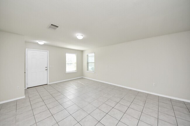 Building Photo - 2710 Lapwing Dr.