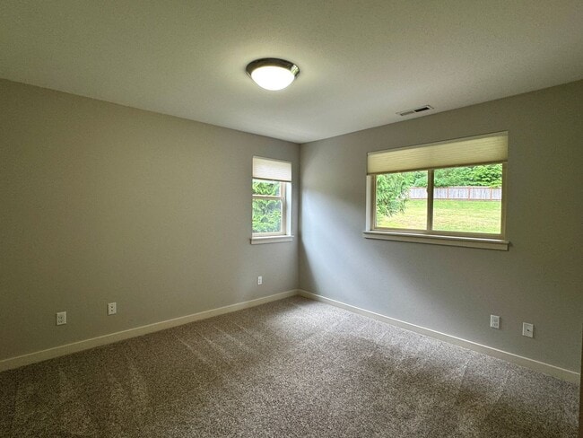Building Photo - Stunning Bainbridge Island 4 bedroom home....available now!