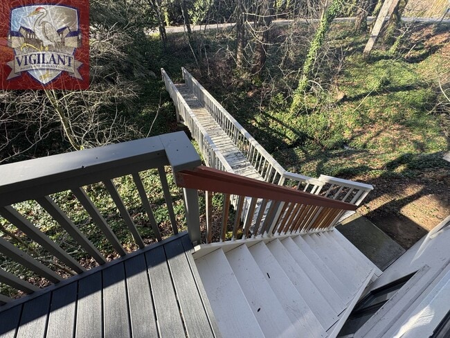 Building Photo - Amazing Furnished 4 bedroom home