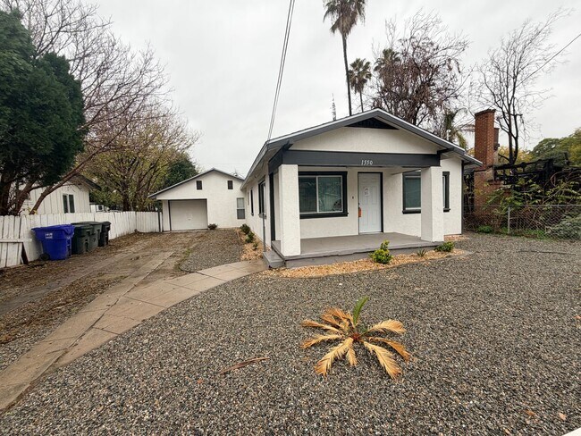 Building Photo - Charming 3-bedroom, 2-bathroom home located in the city of San Bernardino, CA.