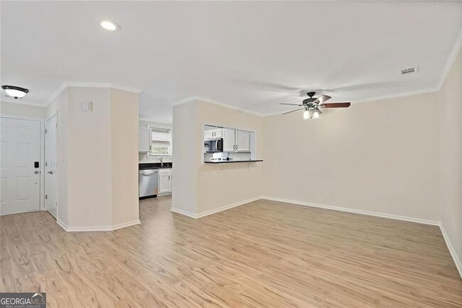 Building Photo - 911 Hollyfax Cir NE