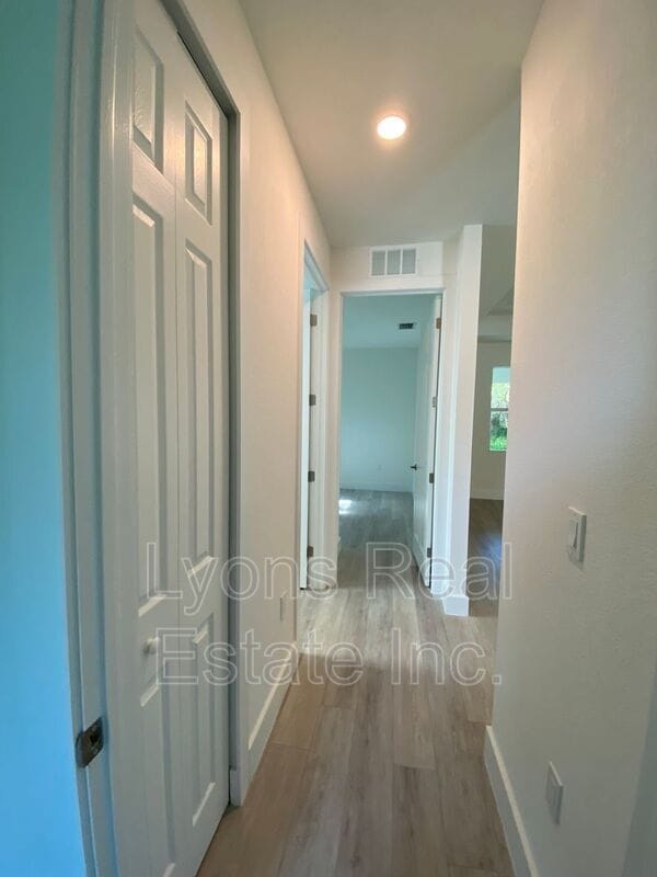 Building Photo - 2635 Starview Ave