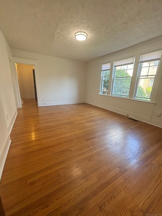 Primary Photo - 155 Elm St