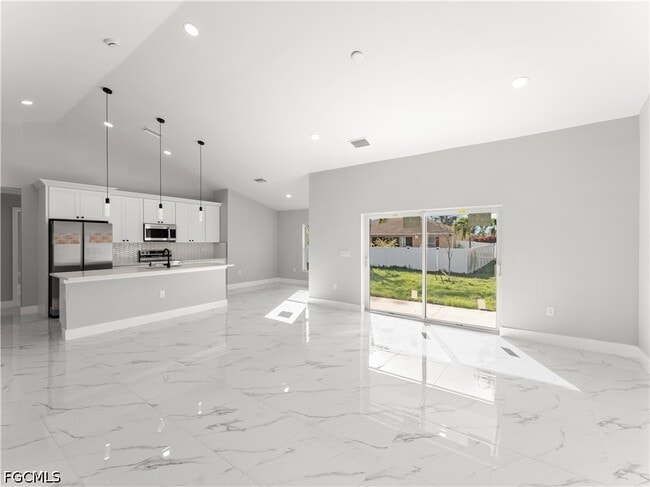 Building Photo - 1242 NW 22nd Ave
