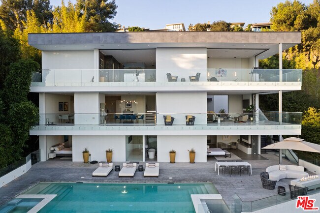 Building Photo - 7080 Mulholland Dr