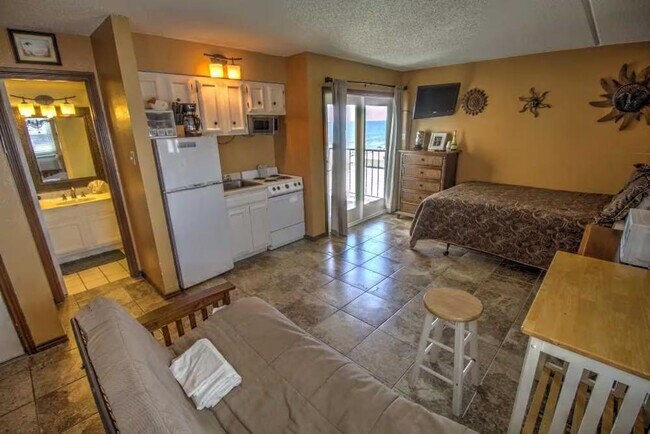 Building Photo - 5605 Gulf Blvd