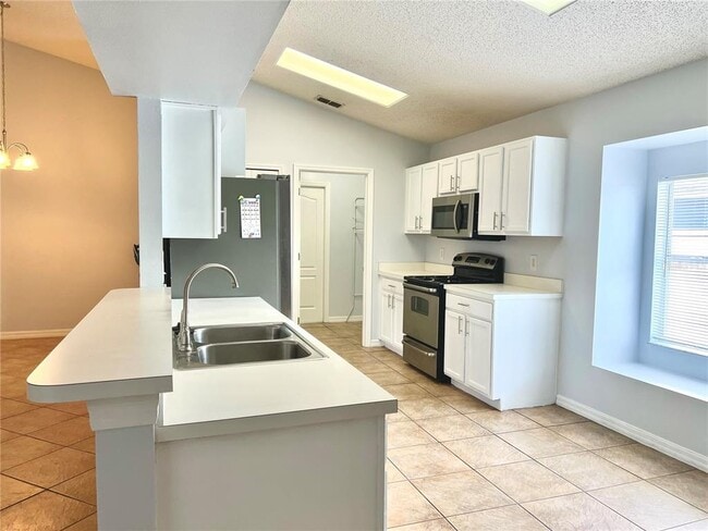 Building Photo - 80 Pine Forest Pl