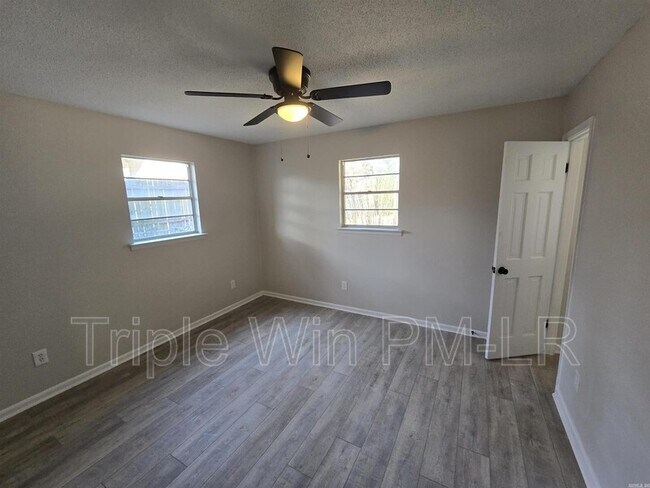 Building Photo - 501 Bristol Dr