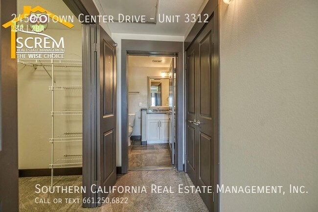 Building Photo - 24595 Town Center Dr