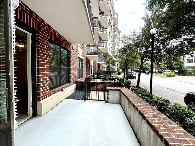 Building Photo - 2303 Middle St