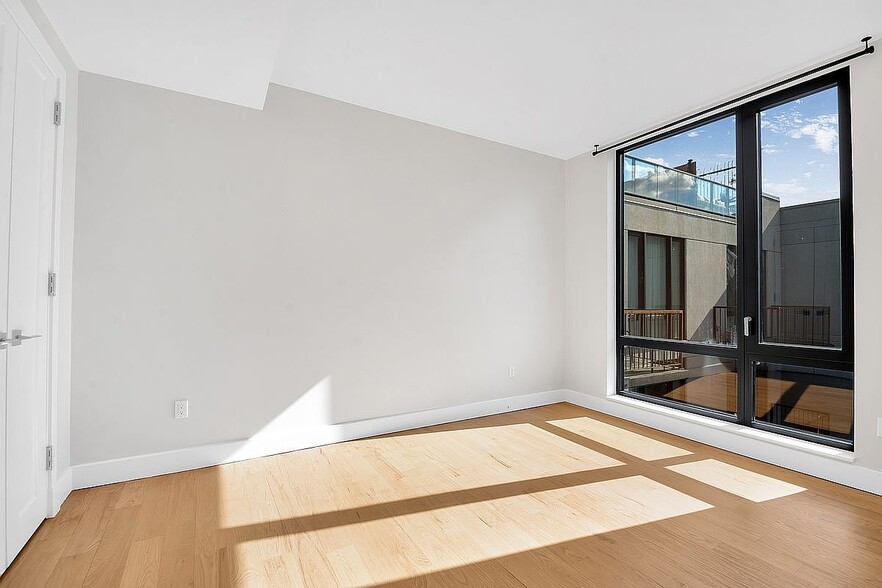 Building Photo - 2100 Bedford Ave