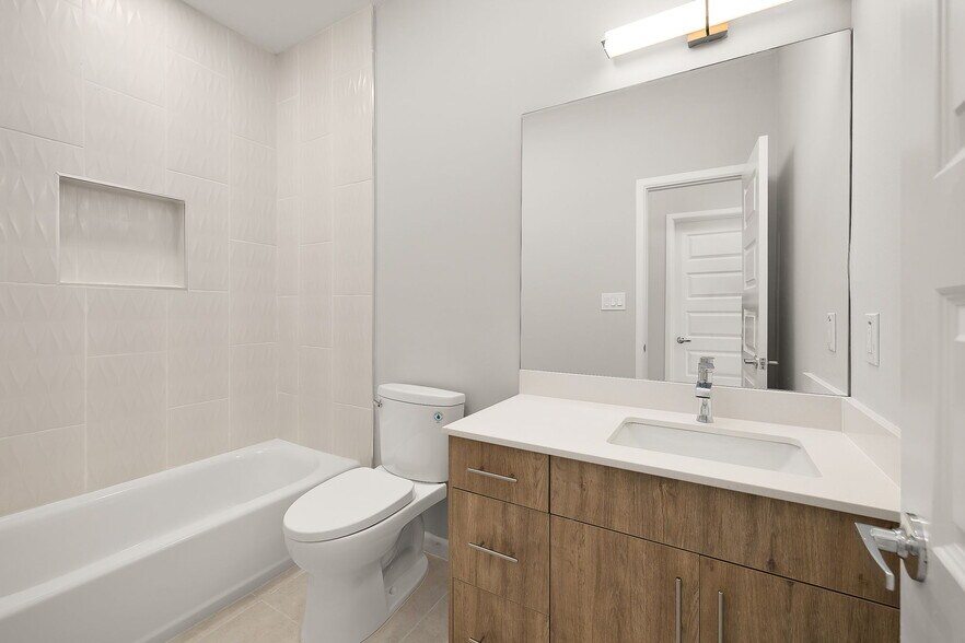 Building Photo - 408 Sparrow Rd