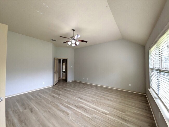 Building Photo - 14013 Zippo Way