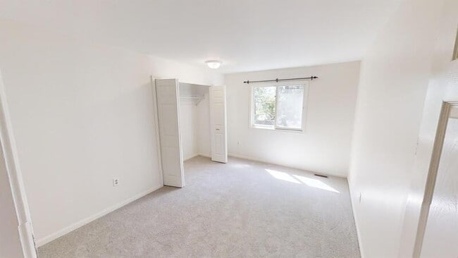 Building Photo - 455 Village Oaks Ct