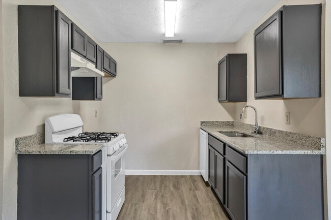 Building Photo - $1,000 OFF first month rent.